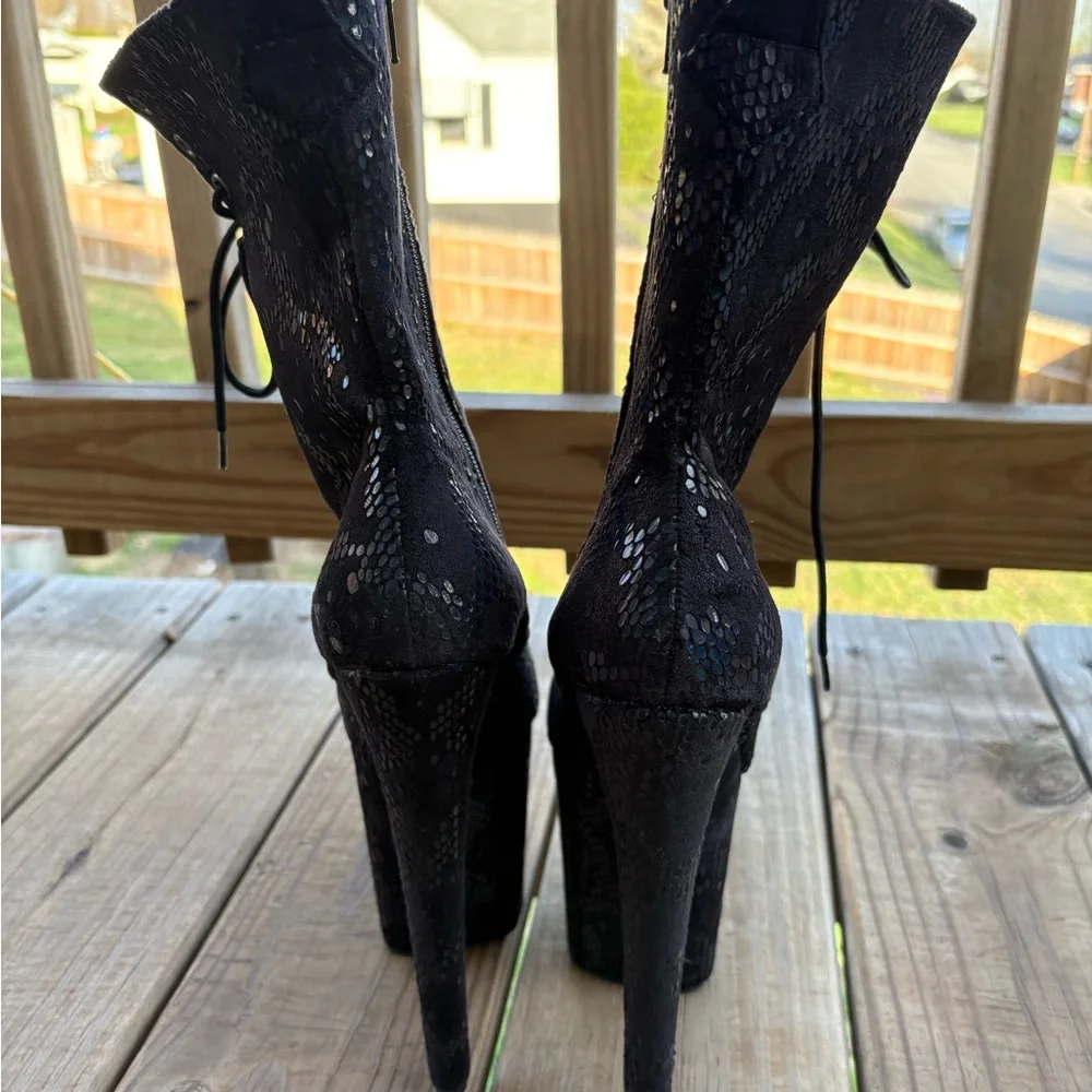Pleasers black suede heels - Picture 3 of 4